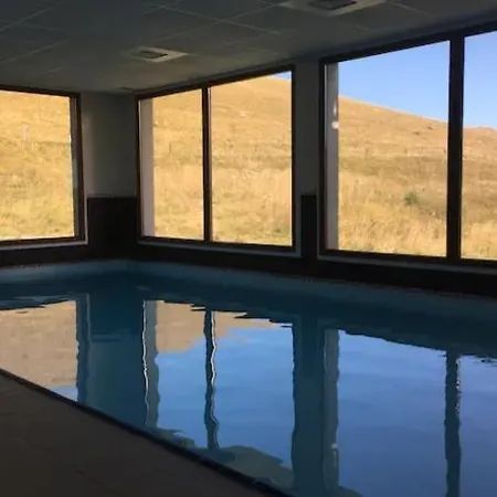 Magnifique Neuf Et Cosy Avec Piscine Appartement *